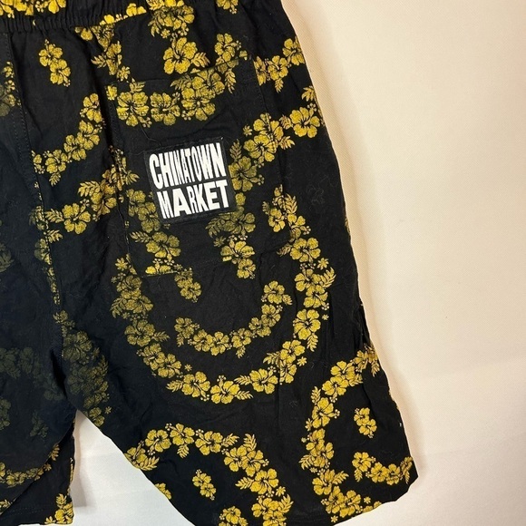 China Market Smiley Shorts Floral Smiley Face Large - Picture 8 of 10